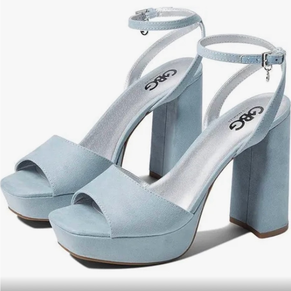 GBG Los Angeles Dusty blue women’s size 8 platform heels